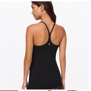 Lululemon ladies black tank power Y 10 EUC built in tank bra pads included